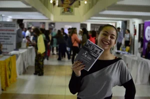 Joven estudiante ganadora de Beca PORVENIR